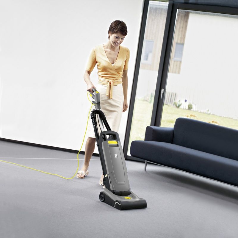 Вертикална прахосмукачка с четка Karcher CV 30/1